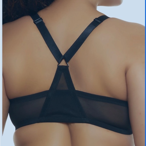 Racerback front close bra mesh - Picture 2 of 3